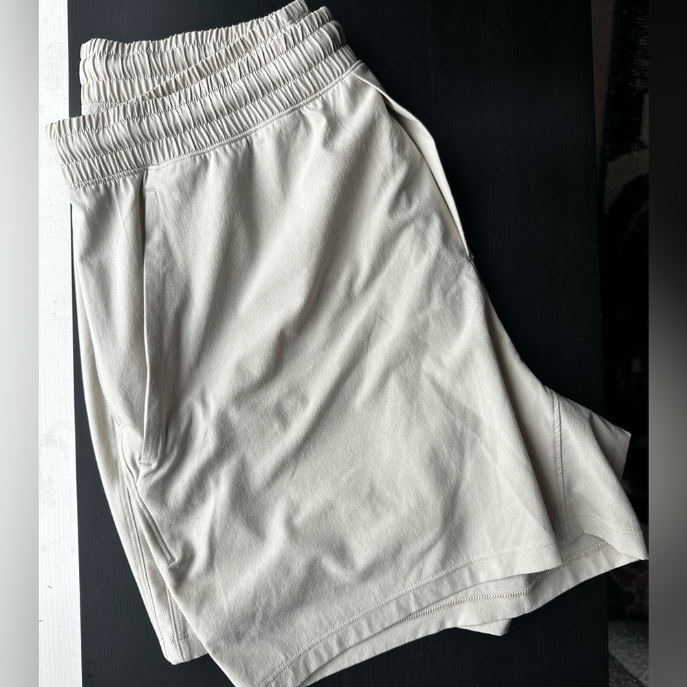 Lululemon 5” Pace Breaker